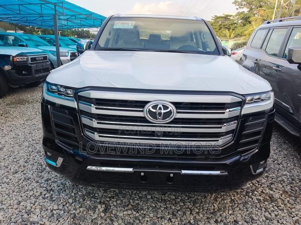 Toyota Land Cruiser 76 Series 2022 Black