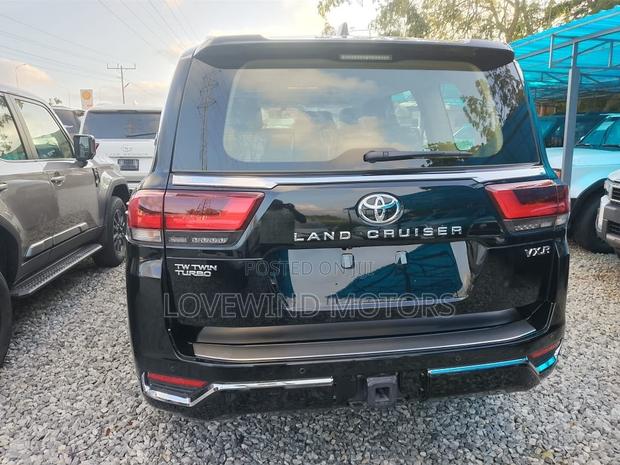 Toyota Land Cruiser 76 Series 2022 Black
