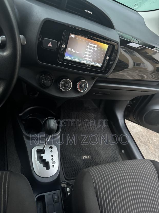 Toyota Vitz 1.0 FWD 5dr 2015 Maroon