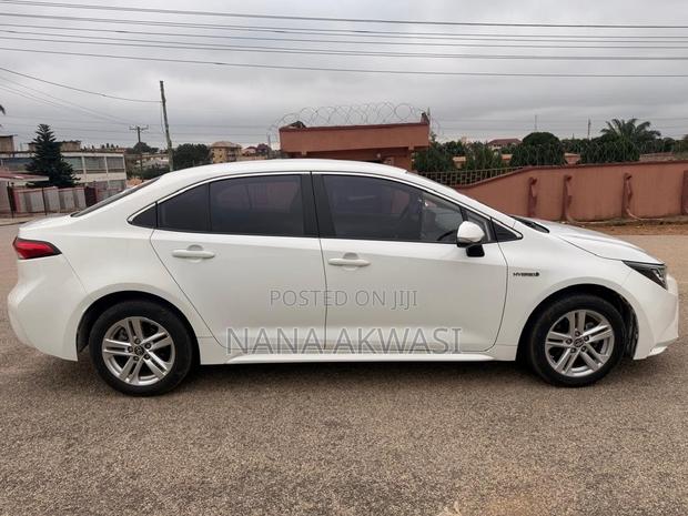 New Toyota Corolla LE 2023 White