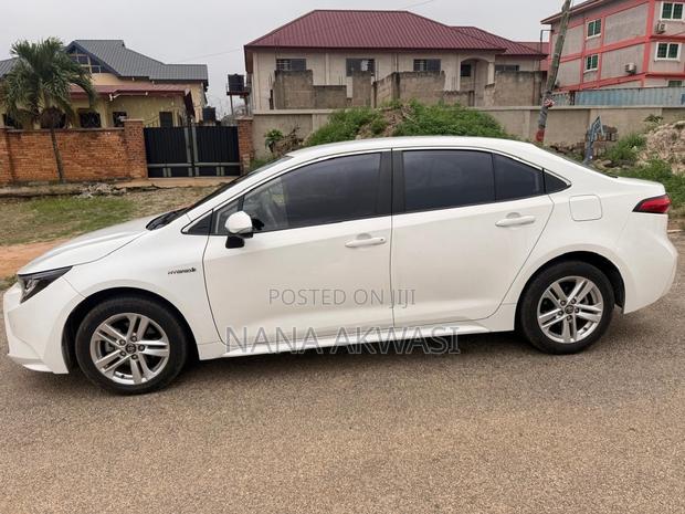 New Toyota Corolla LE 2023 White