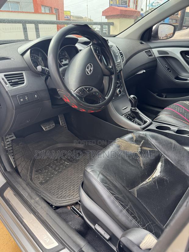 Hyundai Elantra Limited 4dr Sedan (1.8L 4cyl 6A) 2014 Gray