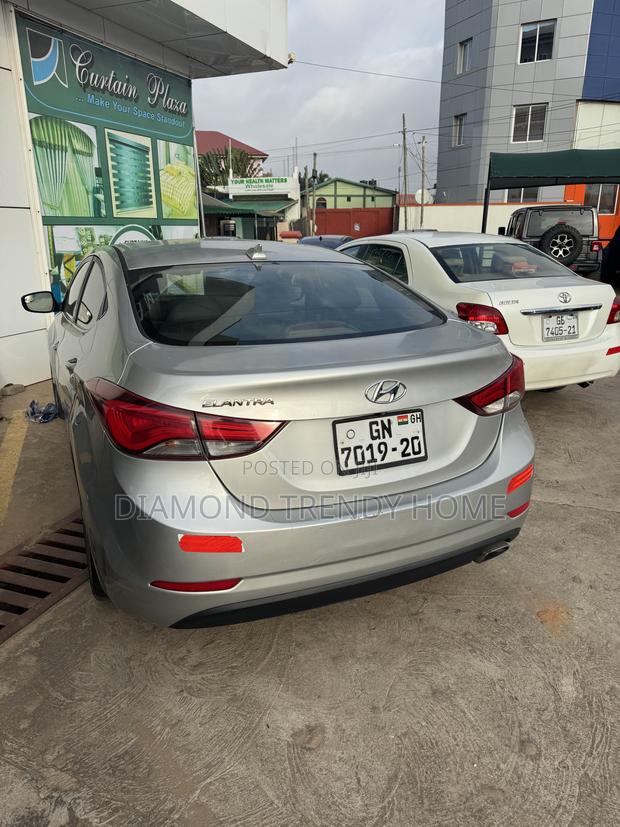 Hyundai Elantra Limited 4dr Sedan (1.8L 4cyl 6A) 2014 Gray