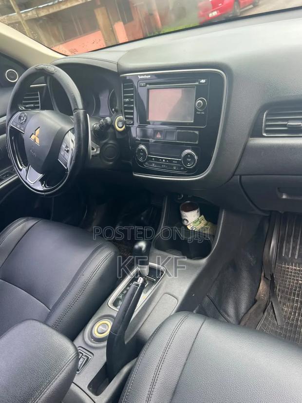 Mitsubishi Outlander 2.0 PHEV AWD 2016 Blue