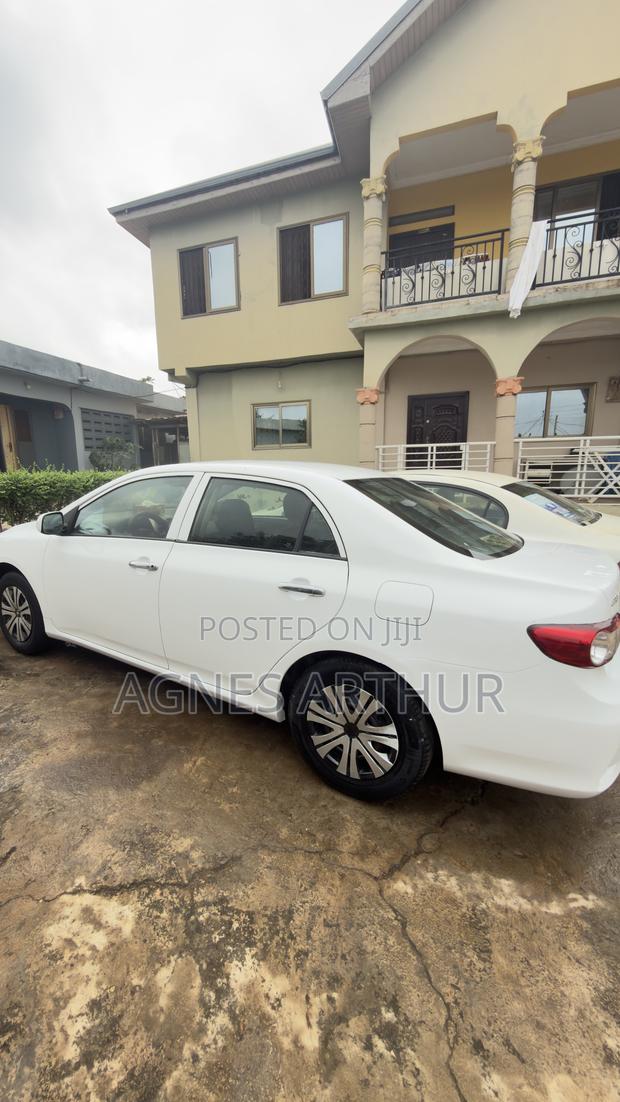 Toyota Corolla LE 4dr Sedan (1.8L 4cyl 4A) 2011 White