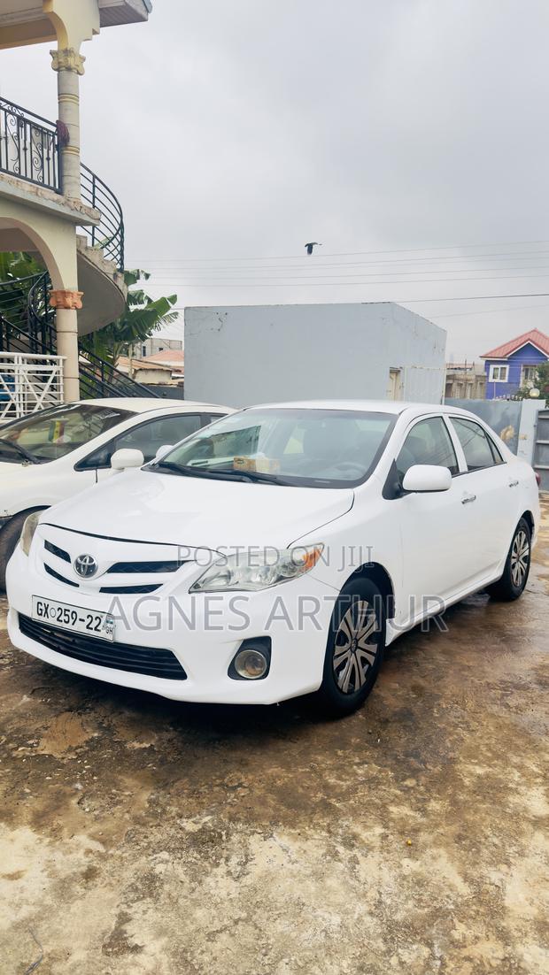 Toyota Corolla LE 4dr Sedan (1.8L 4cyl 4A) 2011 White