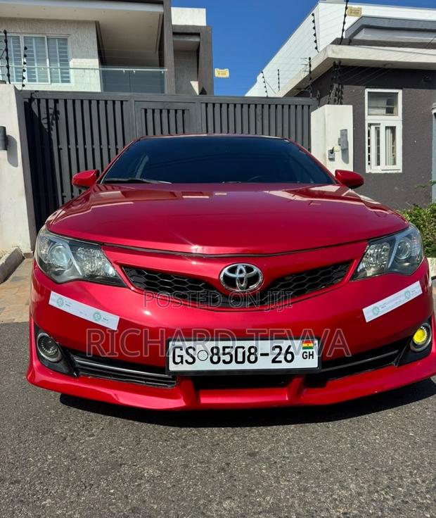 Toyota Camry SE Sport 4dr Sedan w/Prod. End 11/13 (2.5L 4cyl 6A) 2014