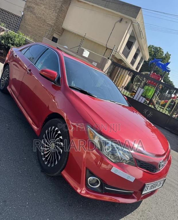 Toyota Camry SE Sport 4dr Sedan w/Prod. End 11/13 (2.5L 4cyl 6A) 2014