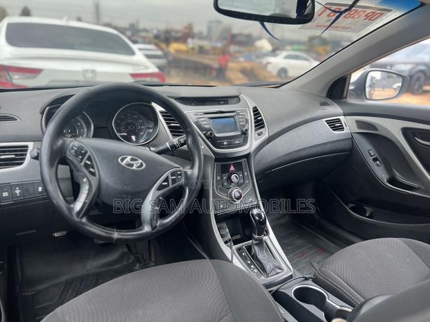 Hyundai Elantra 2015 Silver