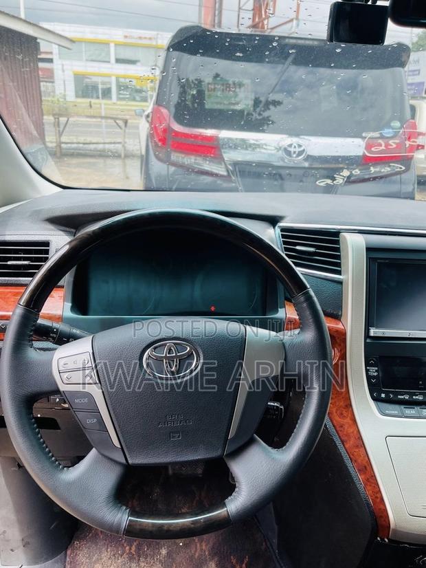 Toyota Alphard 2.4 Petrol FWD 2013 Black