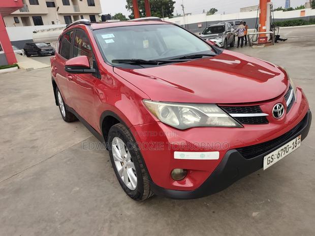 Toyota RAV4 2016 Red