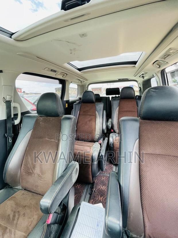 Toyota Alphard 2.4 Petrol FWD 2014 White