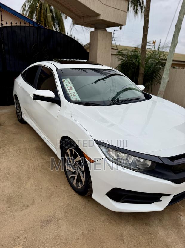 Honda Civic EX Sedan 2018 White