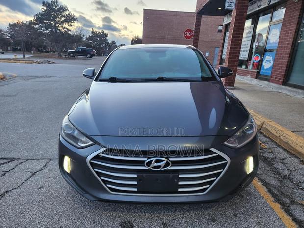 Hyundai Elantra Limited Sedan FWD (2.0L 4cyl 6A) 2017