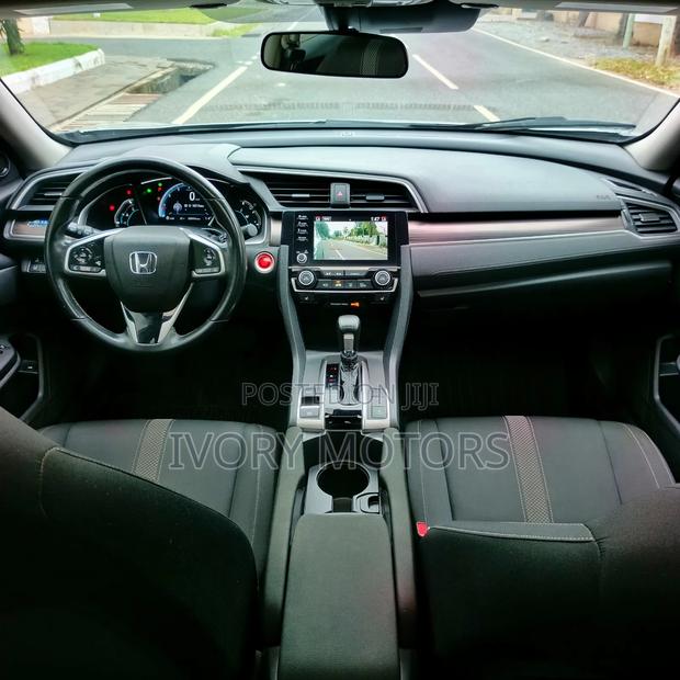 Honda Civic 2019 Silver