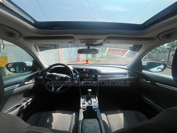 Honda Civic 2018 White