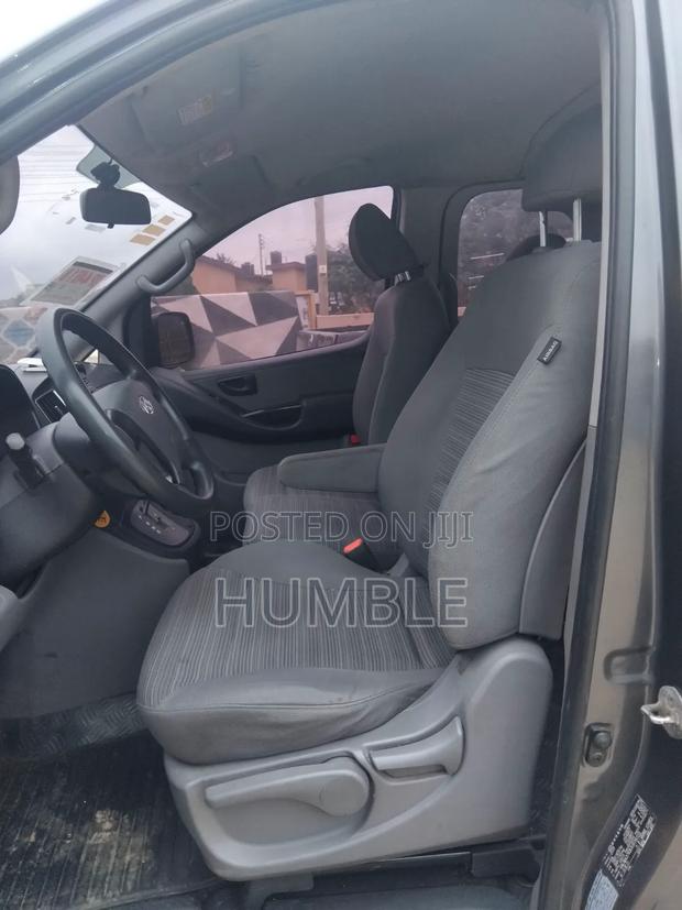 Hyundai H200 2018 Silver