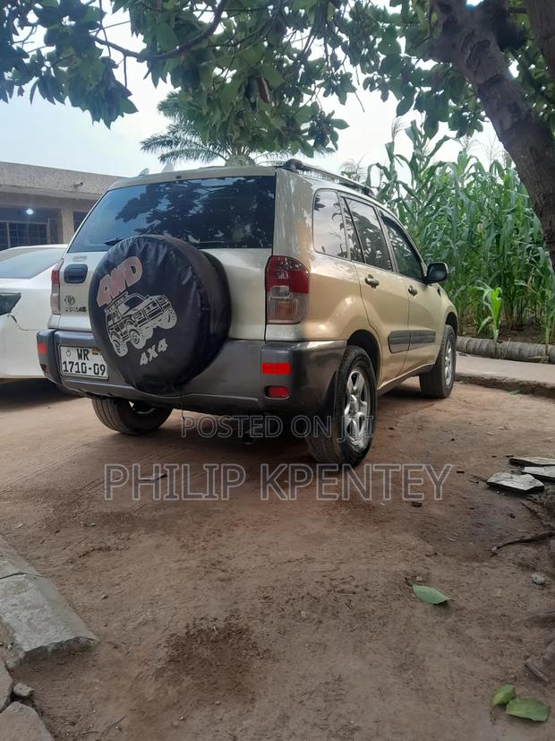 Toyota RAV4 Automatic 2002 Gold