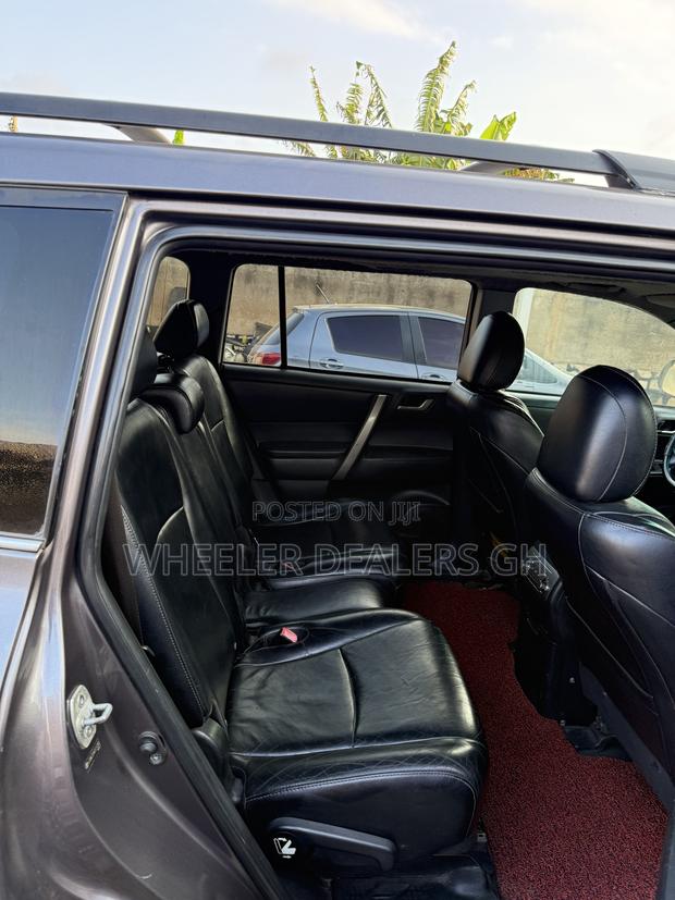 Toyota Highlander Limited 3.5l 4WD 2013 Gray