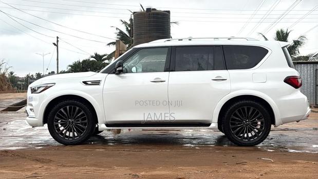 Infiniti QX80 Luxe 2021 White