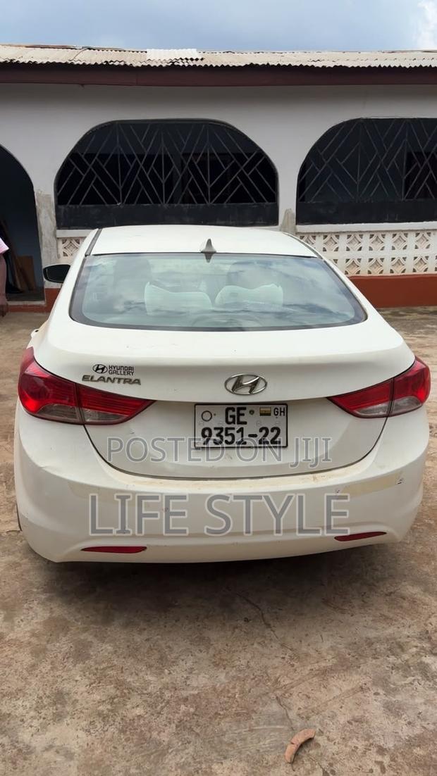 Hyundai Elantra 2013 White