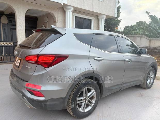 Hyundai Santa Fe 2017 Gray
