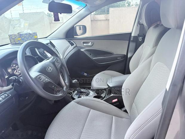 Hyundai Santa Fe 2017 Gray