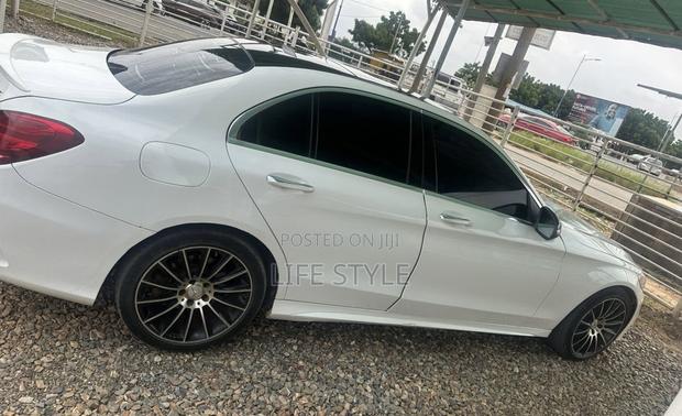 Mercedes-Benz C300 2017 White