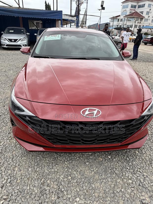 Hyundai Elantra SEL 2022 Burgundy