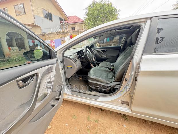 Hyundai Elantra Limited Sedan FWD (1.8L 4cyl 6A) 2013 Silver