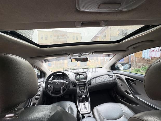 Hyundai Elantra Limited Sedan FWD (1.8L 4cyl 6A) 2013 Silver