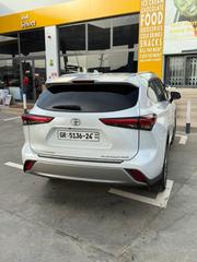 Toyota Highlander Platinum 2022 White for sale