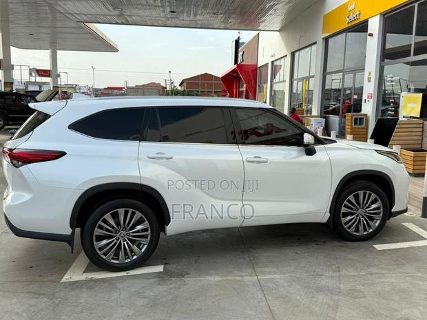 Toyota Highlander Platinum 2022 White