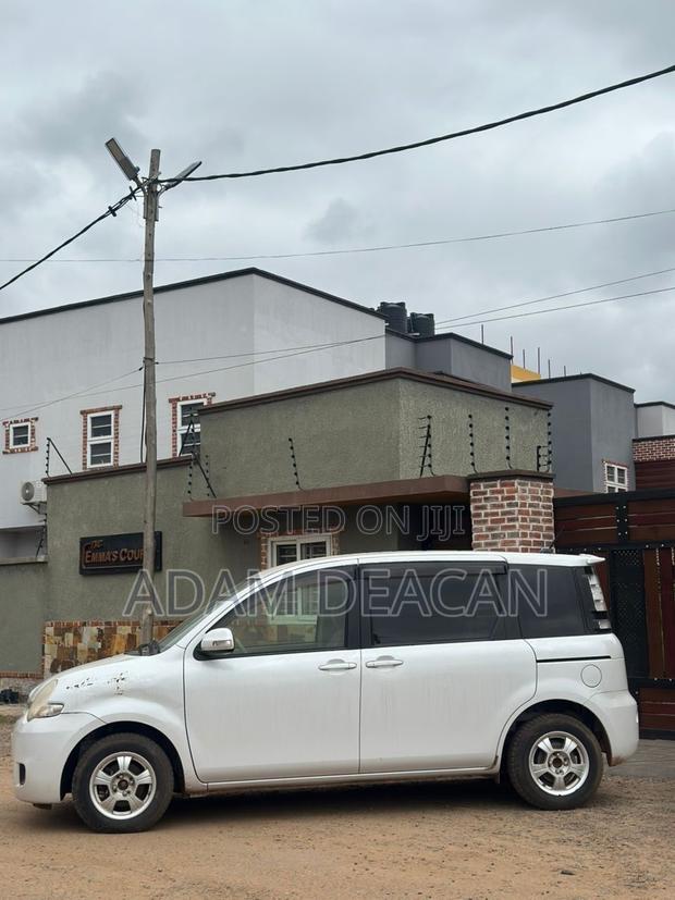 Toyota Sienta 2013 White