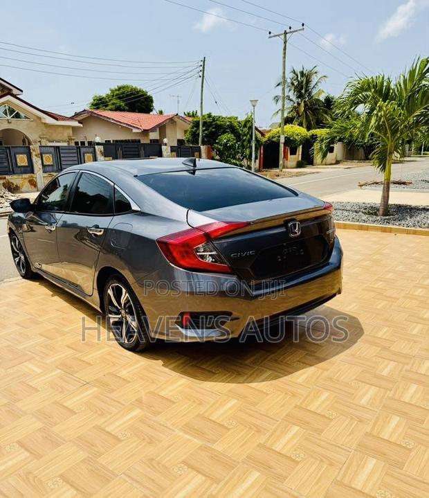 New Honda Civic EX 4dr Hatchback (1.5L 4cyl) 2017 Gray