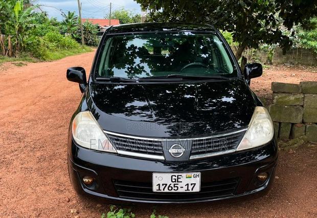 Nissan Versa 1.8 S Hatchback 2007 Black