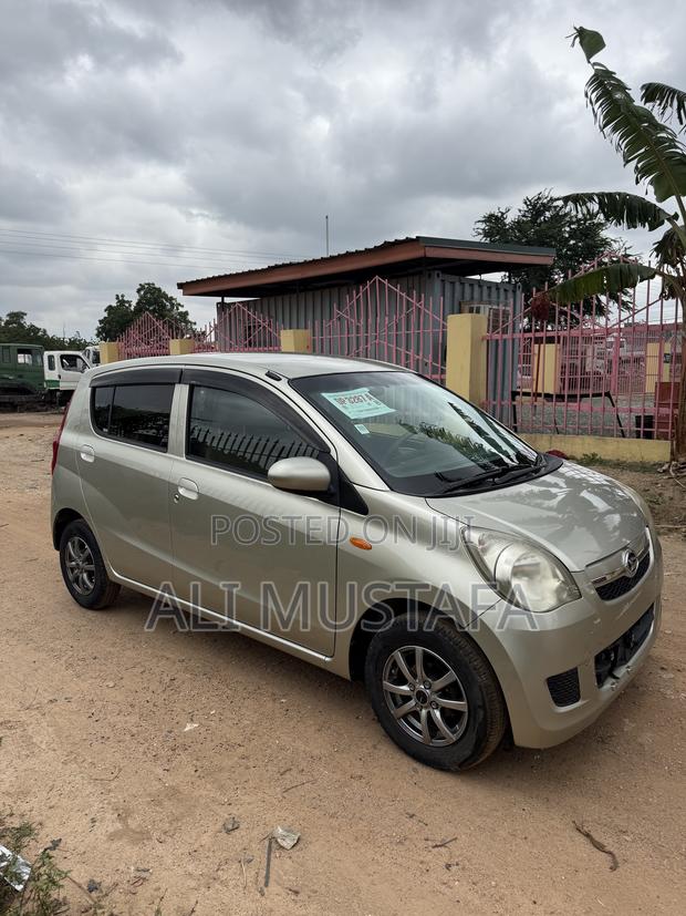 Daihatsu Mira 2011 Gold