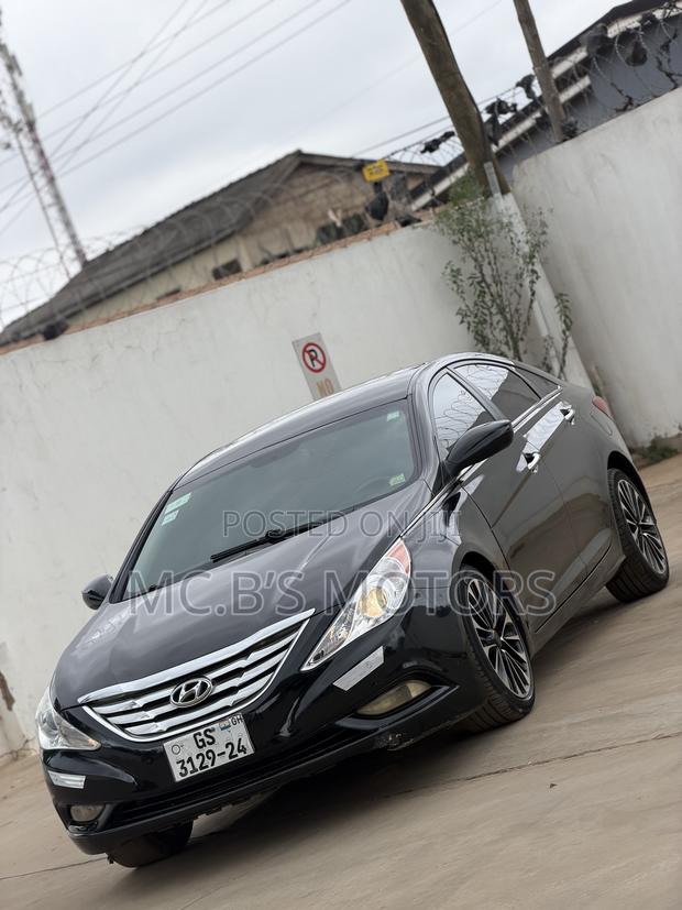 Hyundai Sonata 2013 Black