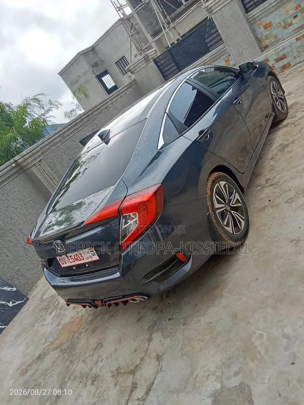 Honda Civic EX 4dr Hatchback (1.5L 4cyl) 2017 Black