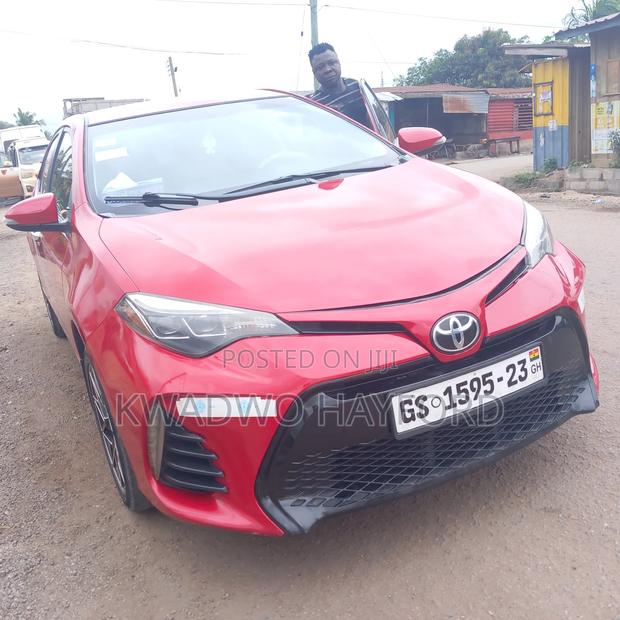 Toyota Corolla 2018 Red