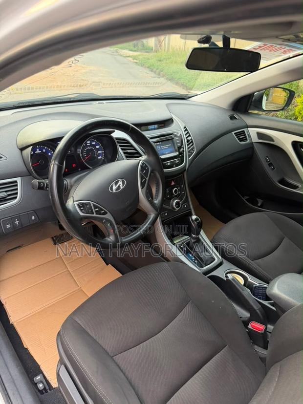 Hyundai Elantra 2016 White