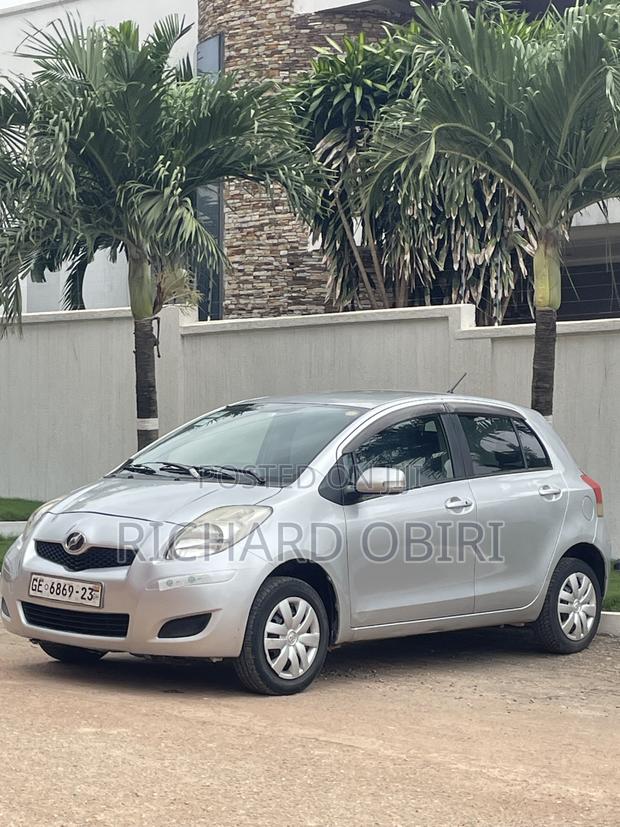 Toyota Vitz 1.3 AWD 5dr 2010 Silver