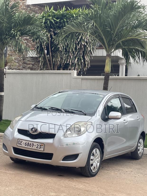 Toyota Vitz 1.3 AWD 5dr 2010 Silver
