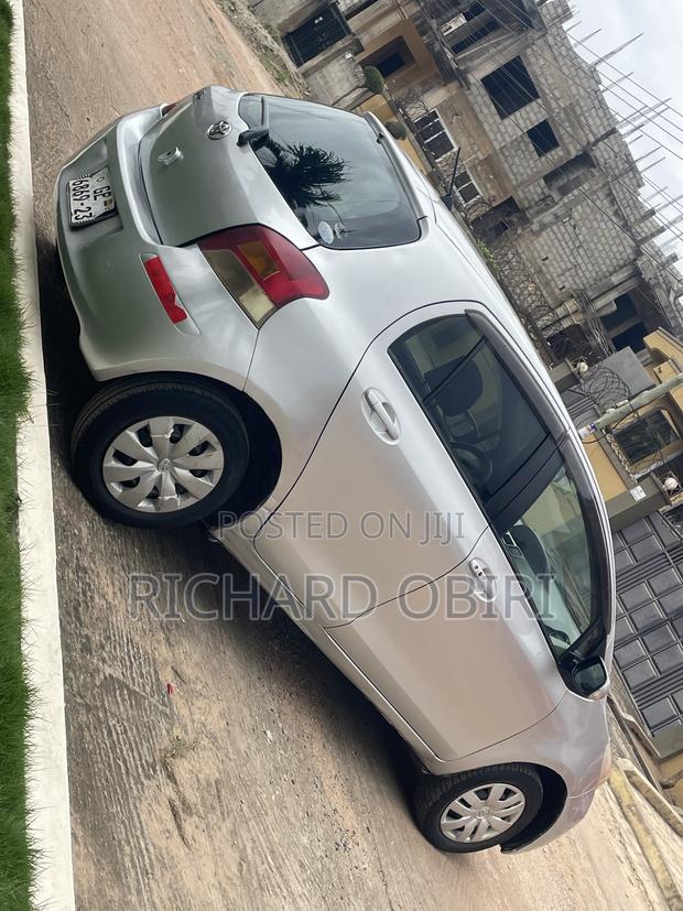 Toyota Vitz 1.3 AWD 5dr 2010 Silver