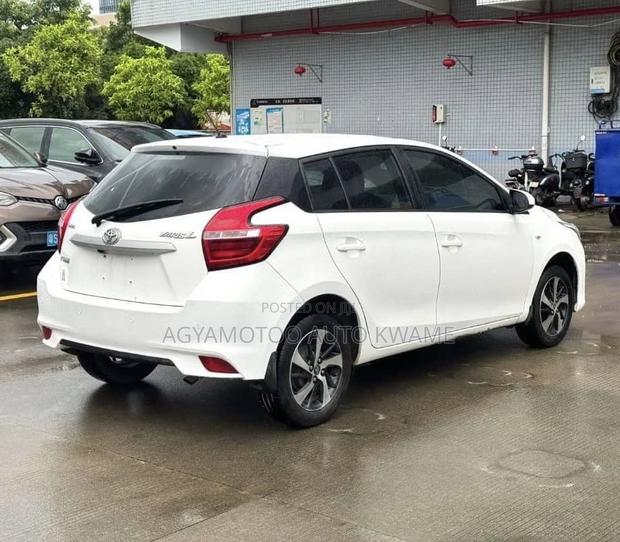 Toyota Yaris LE Hatchback 5dr 2016 White
