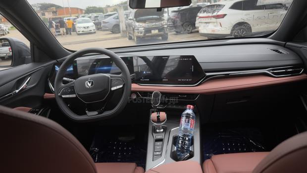 New Changan X5 Plus 1.5 Blue Core FWD 2025 Silver