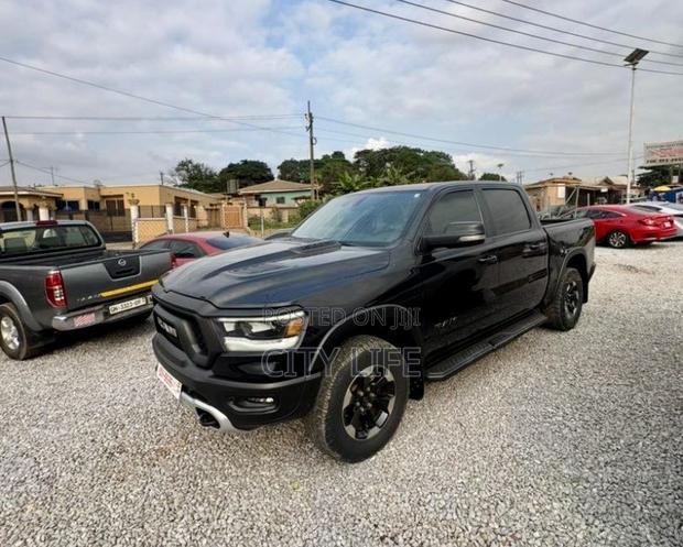 RAM 1500 2022 Black