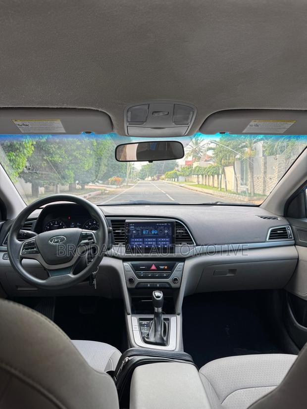 Hyundai Elantra SE 2018 Blue