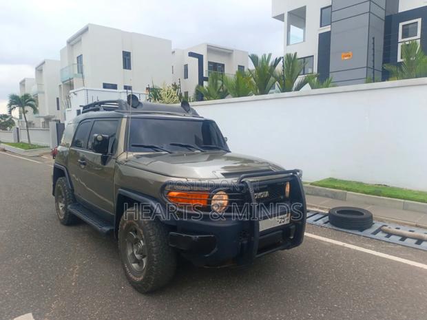 Toyota FJ Cruiser 2011 Green