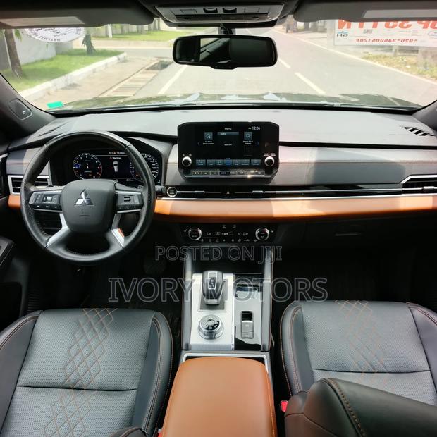 Mitsubishi Outlander 2024 Black